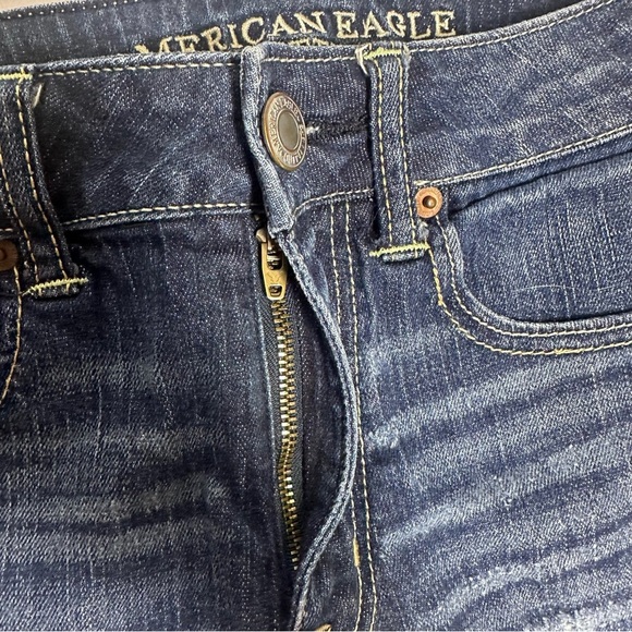 American Eagle Outfitters Dark Blue Jean Raw Hem Cut Off Shorts women’s size 4 - Picture 4 of 9